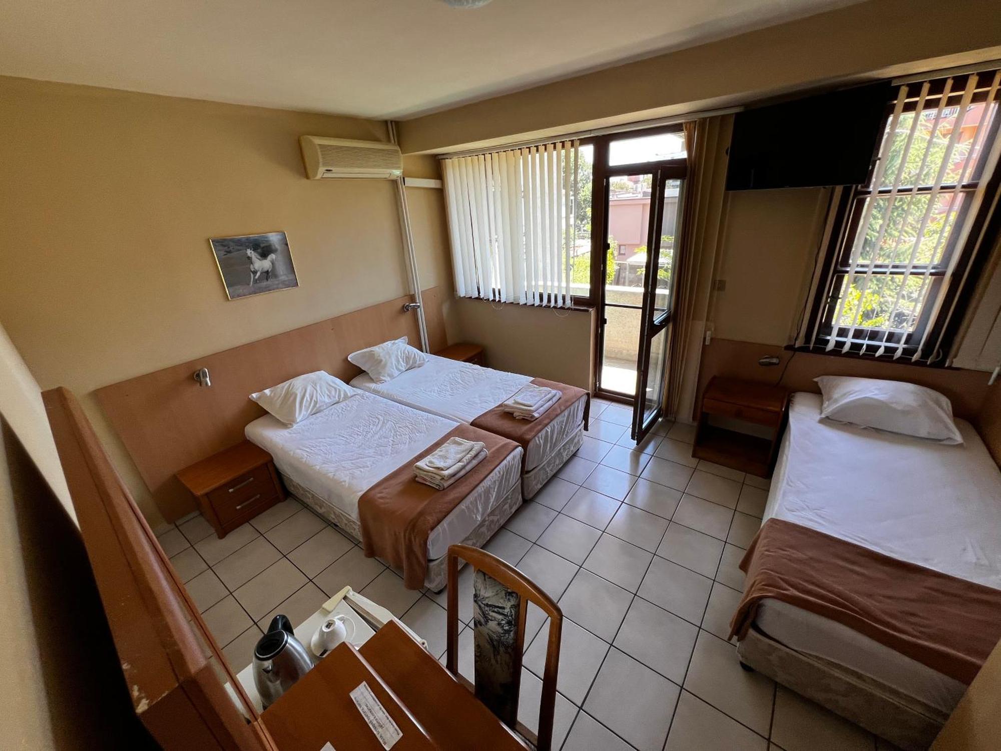 Dvete Brezi Hotel Burgas Ngoại thất bức ảnh