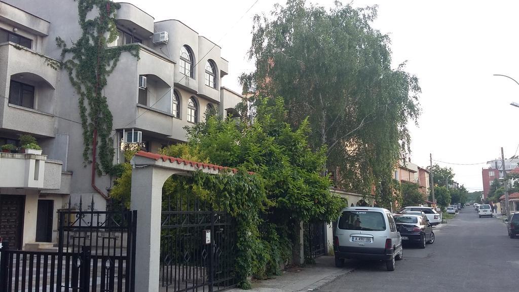 Dvete Brezi Hotel Burgas Ngoại thất bức ảnh