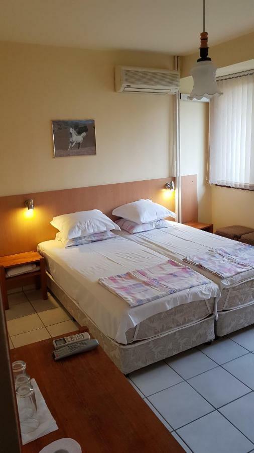 Dvete Brezi Hotel Burgas Ngoại thất bức ảnh